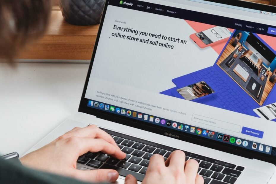 Cuánto cuesta mantener una tienda online al año